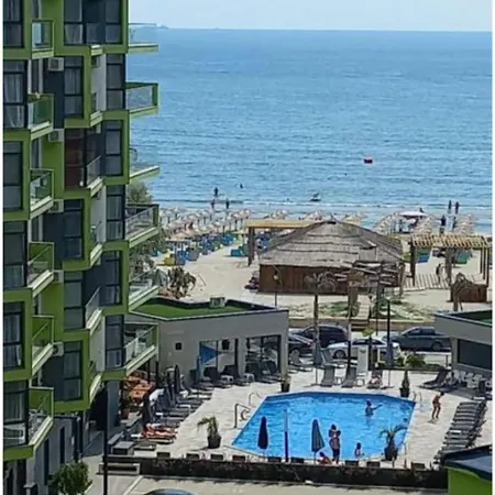 Azizi - & Pool Prima Linie La Mare *