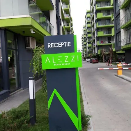 Apartment Azizi - & Pool Prima Linie La Mare