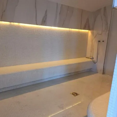 Azizi - & Pool Prima Linie La Mare Apartment *