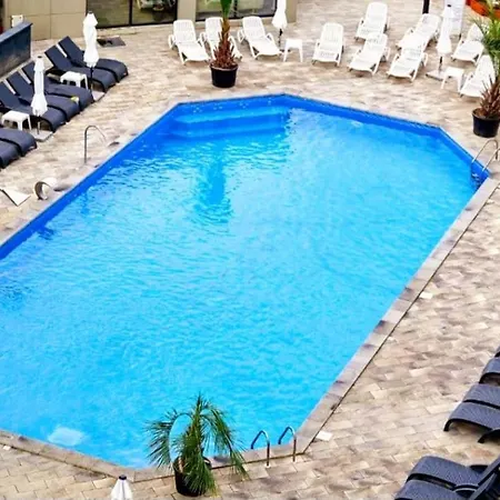 Azizi - & Pool Prima Linie La Mare Apartment *