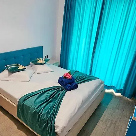 Azizi - & Pool Prima Linie La Mare Apartment Năvodari