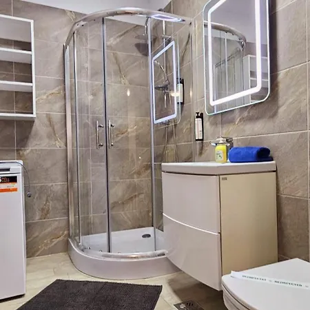 Apartment Azizi - & Pool Prima Linie La Mare Năvodari