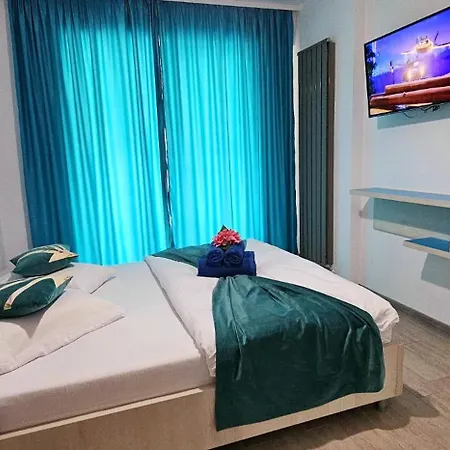 Apartment Azizi - & Pool Prima Linie La Mare *